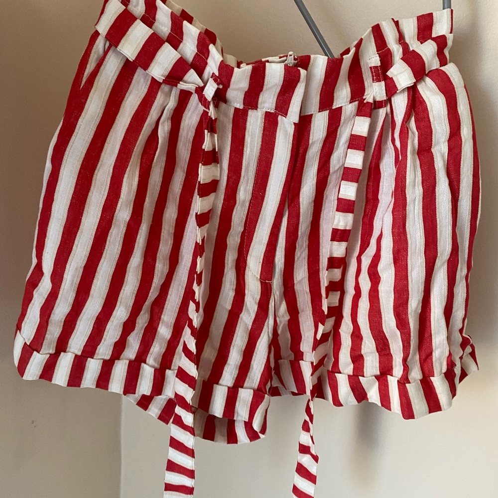 (3 for $15) H&M womens red & white striped linen like shorts, size 6